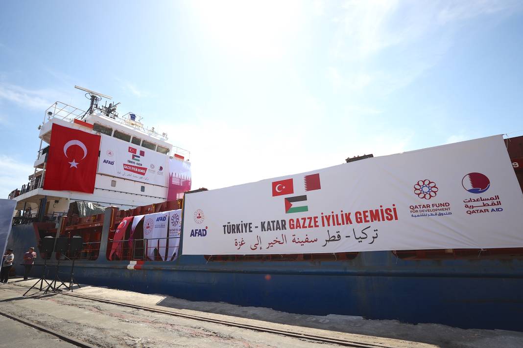 ‘Türkiye-Katar Gazze İyilik Gemisi’ Mersin'den uğurlandı 11